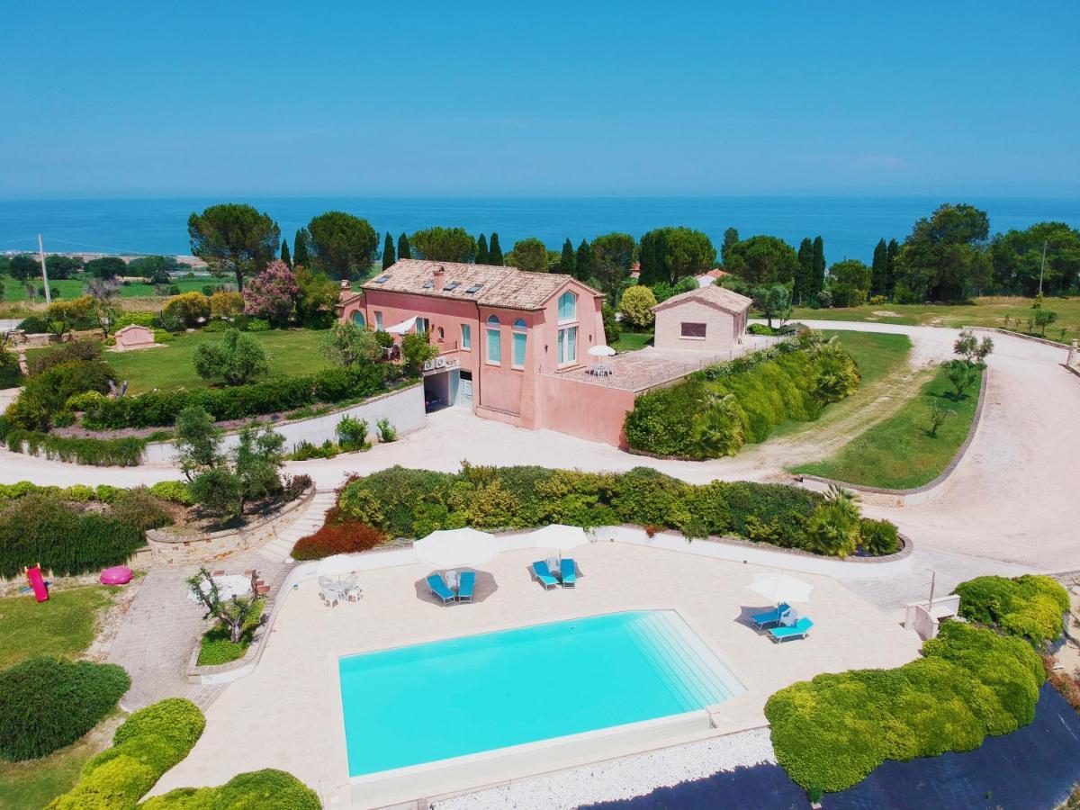 Bed and Breakfast Nontiscordardimé Civitanova Marche Esterno foto