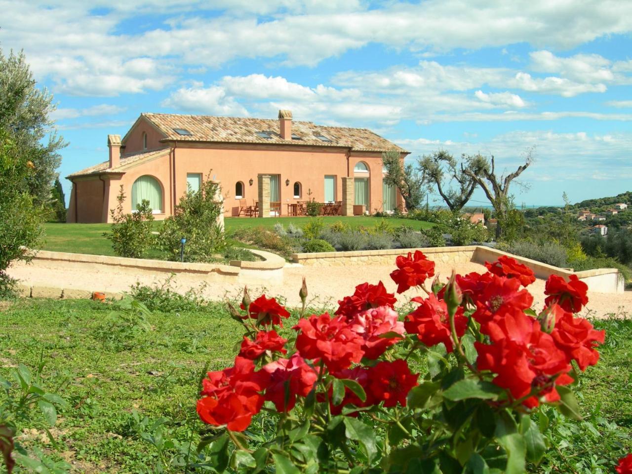 Bed and Breakfast Nontiscordardimé Civitanova Marche Esterno foto
