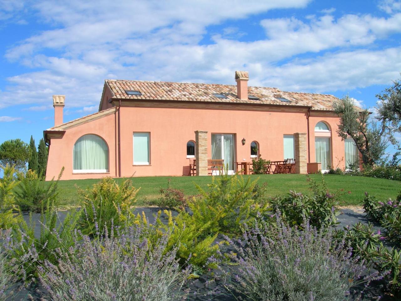 Bed and Breakfast Nontiscordardimé Civitanova Marche Esterno foto